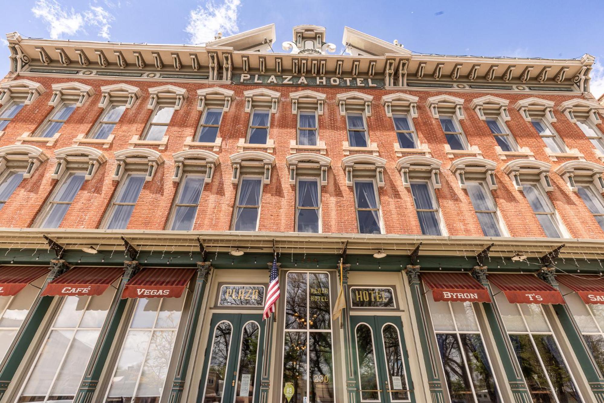Hotel Historic Plaza 3*