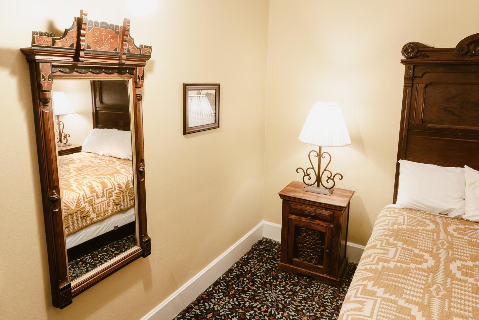 Hotel Historic Plaza