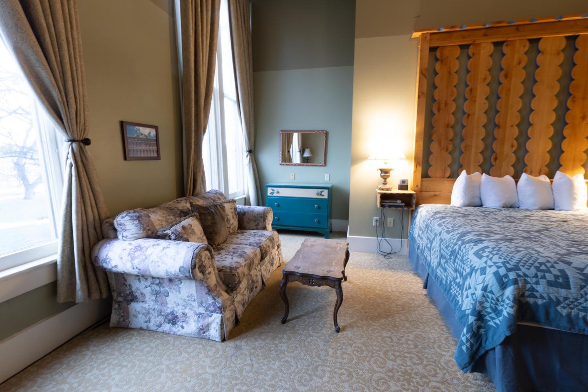 Hotel Historic Plaza 3*