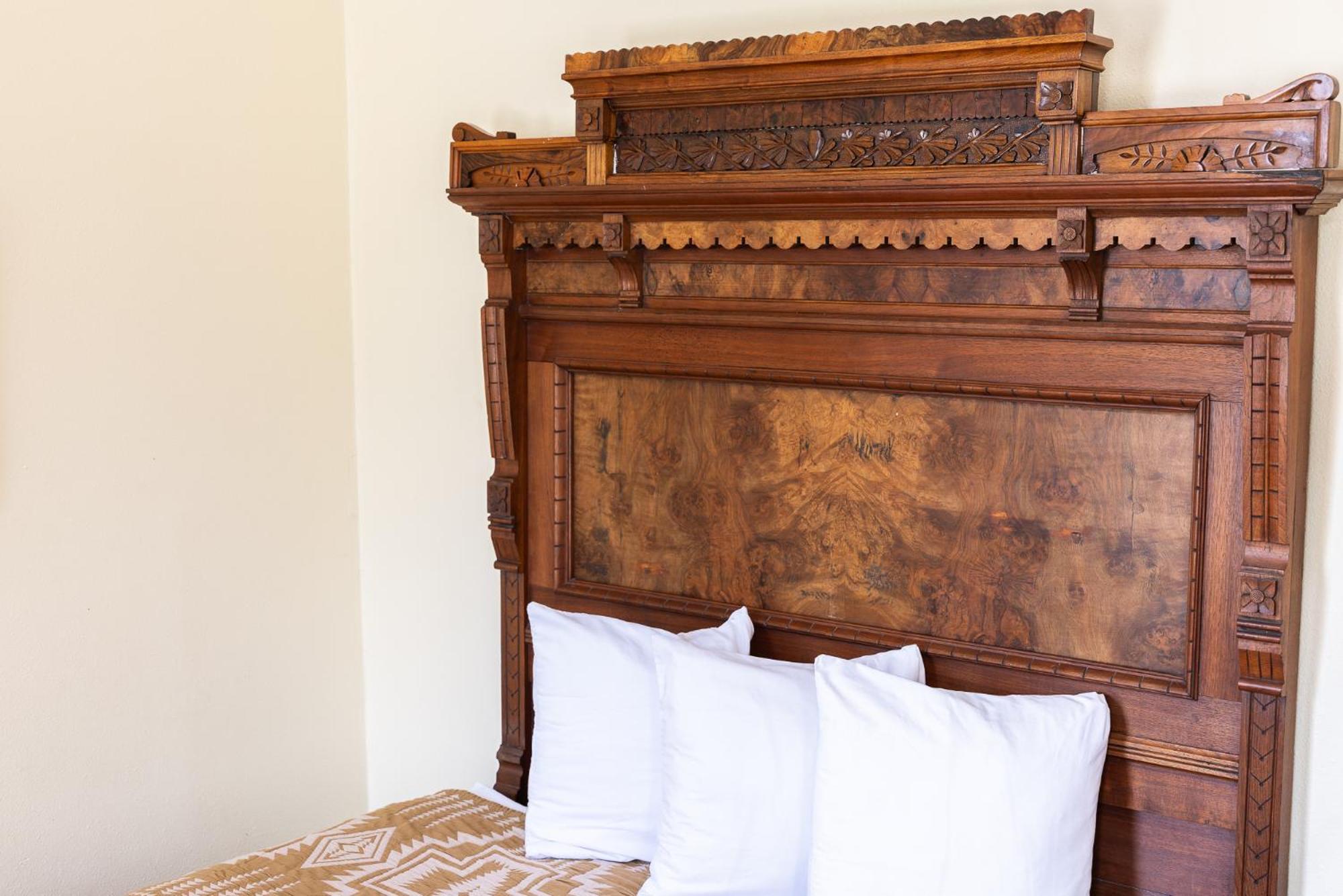 Historic Plaza Hotel 3*