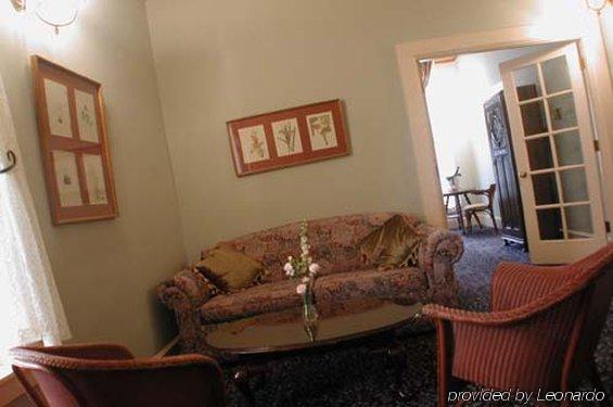 Historic Plaza Hotel