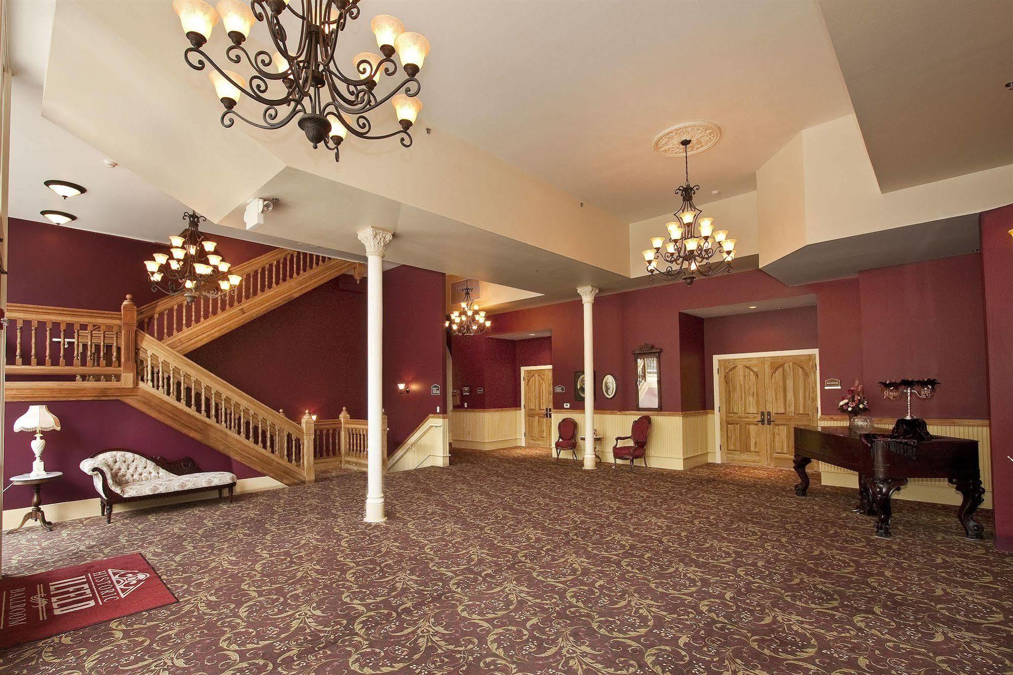 Hotel Historic Plaza 3*